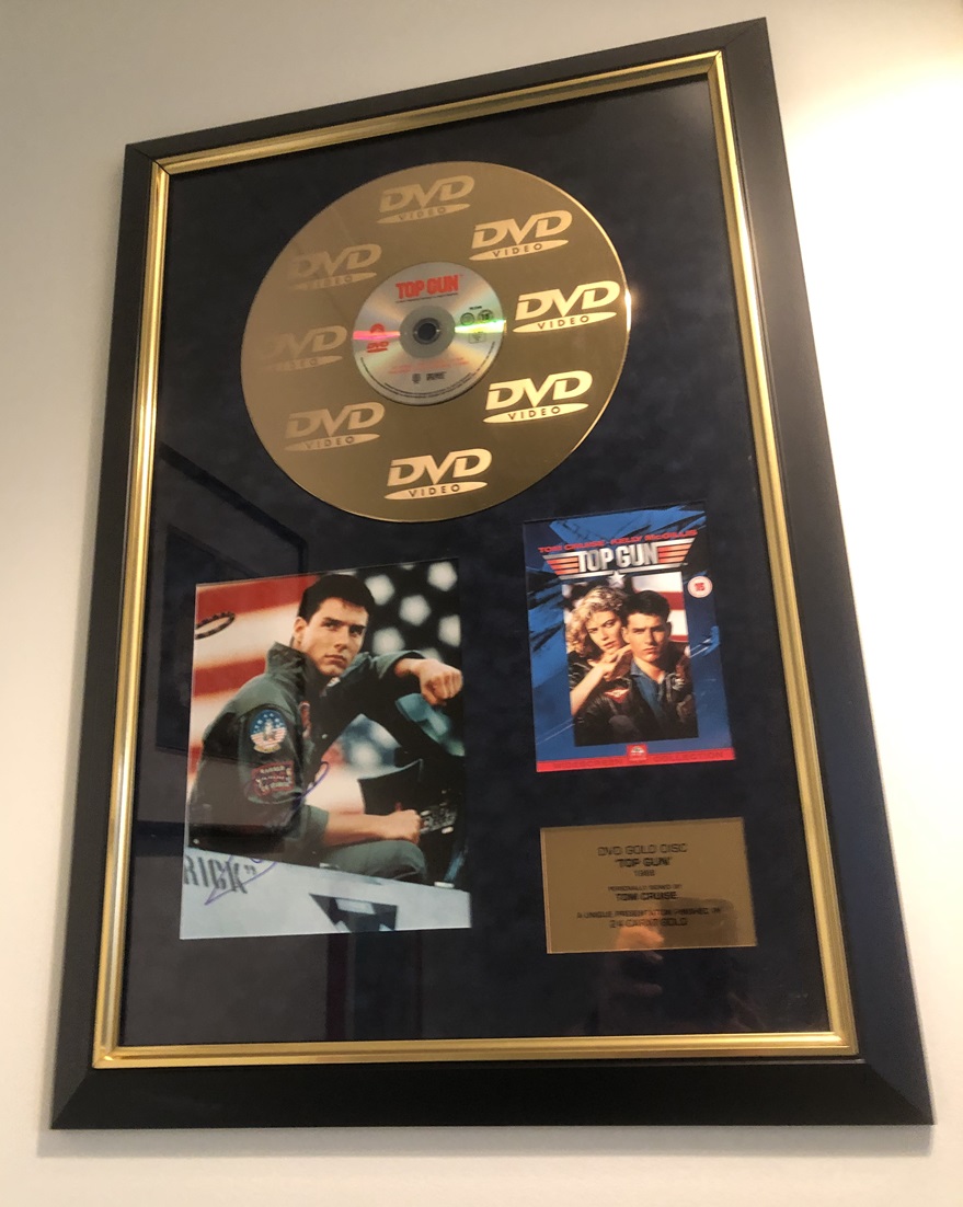 Top Gun TOM CRUISE signed Gold Disc DVD presentation signed